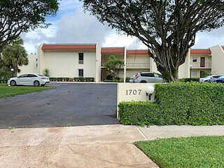 Consulate, WEST PALM BEACH, FL 33401