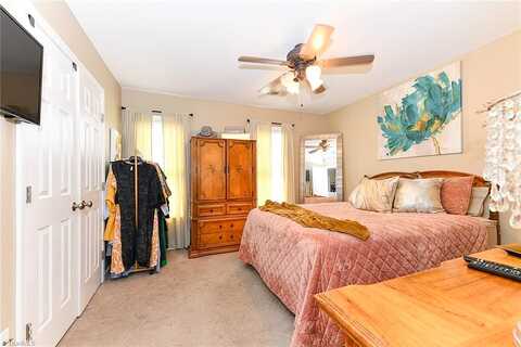 Park Hill Crossing, HIGH POINT, NC 27265