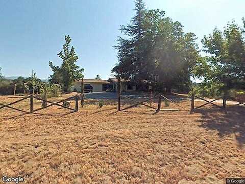 Lauri, OAKHURST, CA 93644