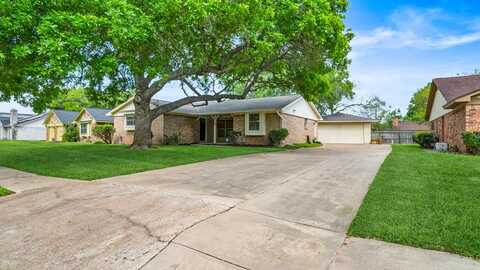 412 Daffodil, LAKE JACKSON, TX 77566