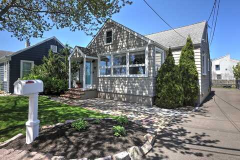 22 South Street, East Haven, CT 06512