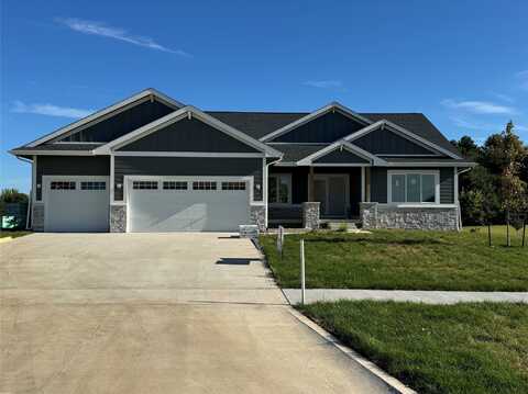 475 SE Walnut Woods Drive, West Des Moines, IA 50265