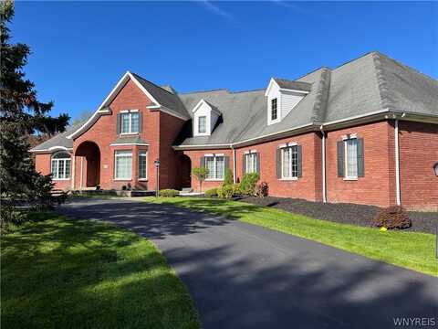 5176 Willowbrook Drive W, Clarence, NY 14031