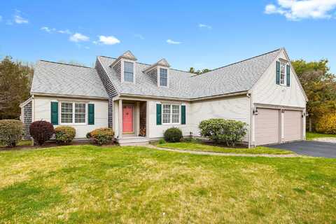 15 Links Lane, Marstons Mills, MA 02648