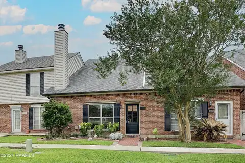 1008 Carriage Light Loop, Youngsville, LA 70592