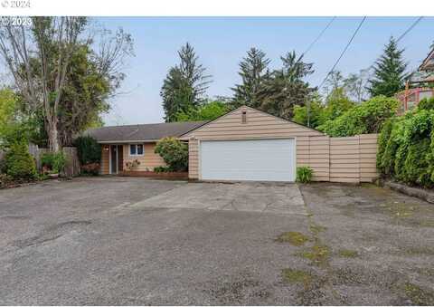 1025 REDWOOD AVE, Coos Bay, OR 97420