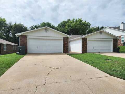 1645 & 1647 N Saddlehorn AVE, Fayetteville, AR 72703