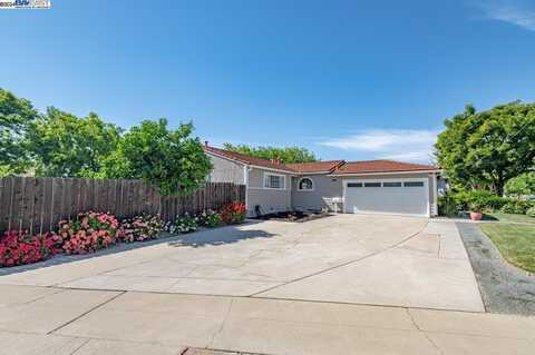 135 Lee Ave, Livermore, CA 94551