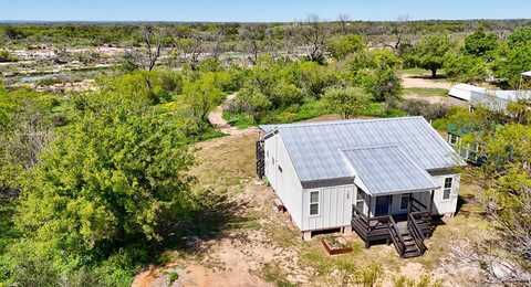 105 Elmer Rd, Llano, TX 78643