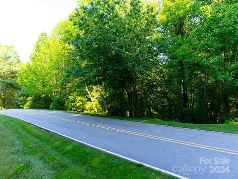 190 Chattooga Run, Hendersonville, NC 28739