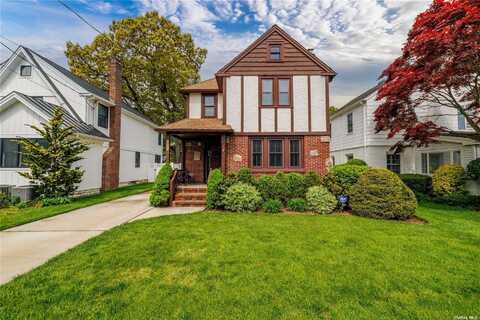 312 N Forest Avenue, Rockville Centre, NY 11570
