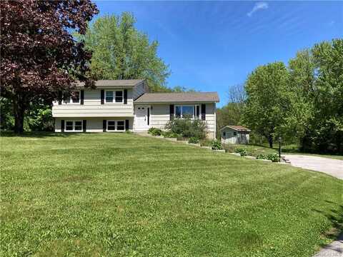 26 Goldfinch Drive, Pleasant Valley, NY 12578