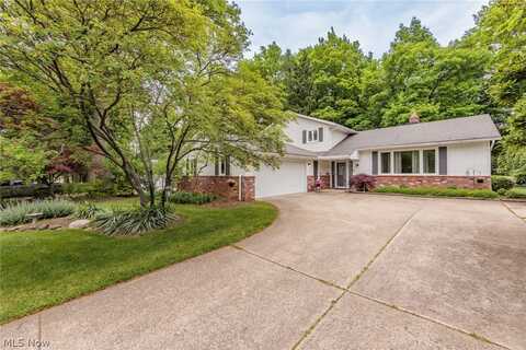 605 Gloucester Drive, Highland Heights, OH 44143