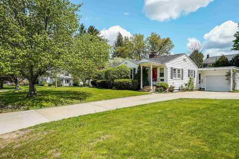 869 River Road, Manchester, NH 03104