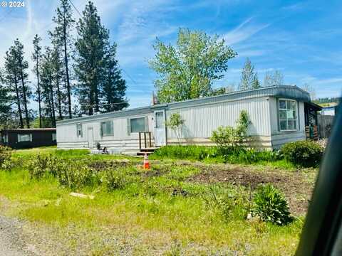 330 S 17TH AVE, Elgin, OR 97827