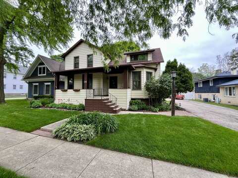 16 E. Euclid Avenue, Arlington Heights, IL 60004