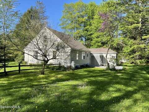 5 Grant Ln, Great Barrington, MA 01236