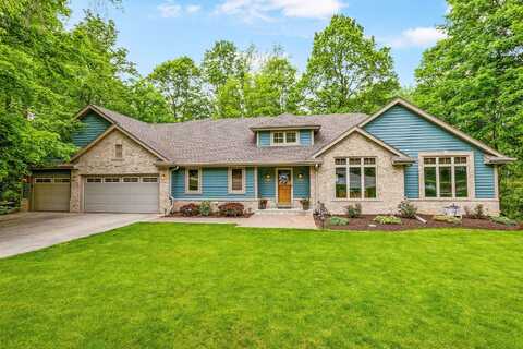 550 Toldt Forest Ct, Brookfield, WI 53045