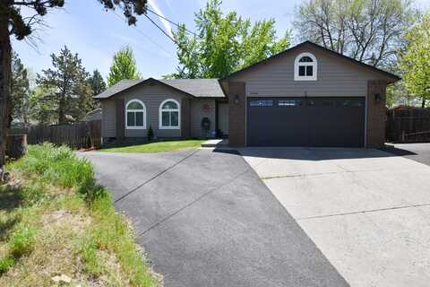 1940 SW Curry Court, Redmond, OR 97756