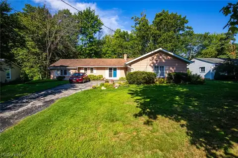 734 Kenwood Drive, Mayfield, OH 44040