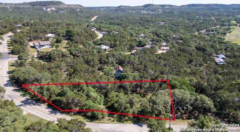 1529 Charter Oak Dr, Canyon Lake, TX 78133