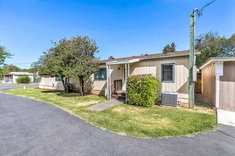 2172 Arnold Avenue, Grants Pass, OR 97527