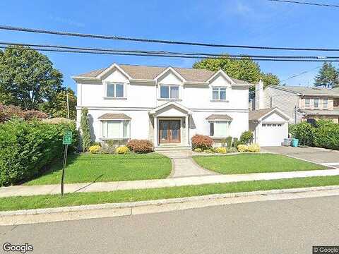 Maple, ROSLYN HEIGHTS, NY 11577