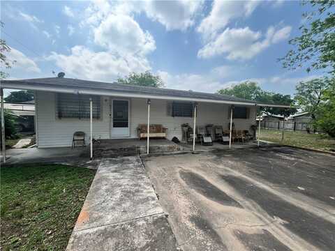 621 S Texas Avenue, Freer, TX 78357