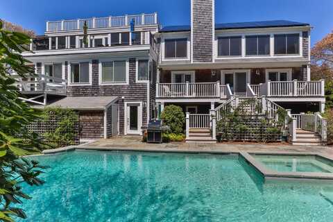 13 Pilgrim Heights Road, Provincetown, MA 02657