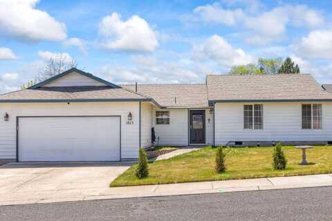 1015 SW Kenwood Drive, Madras, OR 97741