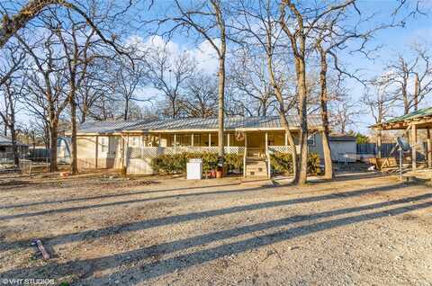 1686 Shady Woods Drive, Quinlan, TX 75474
