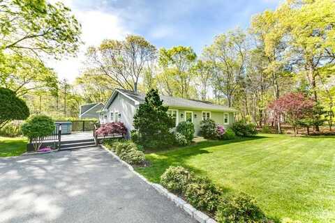 43 Whooping Hollow Road, East Hampton, NY 11937