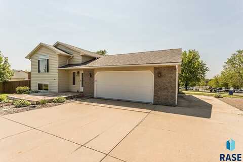 6621 N Alicia Ave, Sioux Falls, SD 57104