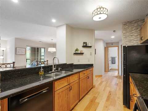 6020 Chasewood Parkway, Minnetonka, MN 55343