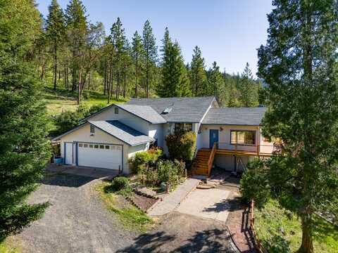 1306 Lewis Road, Prospect, OR 97536