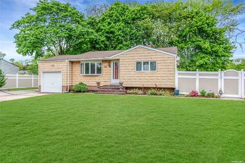 815 Americus Avenue, East Patchogue, NY 11772