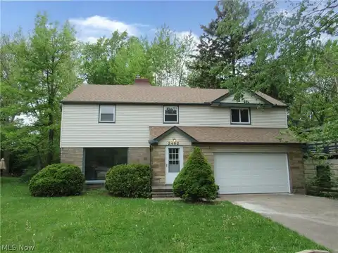 2482 N Taylor Road, Cleveland Heights, OH 44118