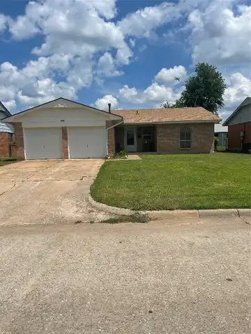 4600 Meadowpark Drive, Midwest City, OK 73110