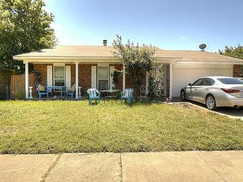 1813 Country Manor Road, Fort Worth, TX 76134