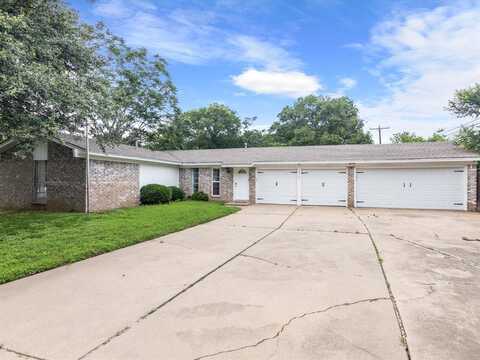 3721 Rough Creek Road, Forest Hill, TX 76140