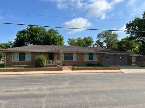 1421 S Fordham Street, Perryton, TX 79070