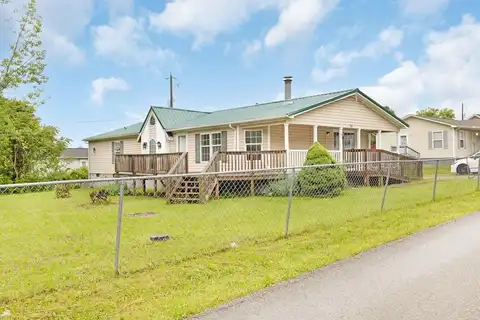 74 Justin Ave, Chavies, KY 41727
