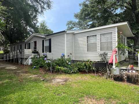 2826 Lakeview Dr, Donalsonville, GA 39845