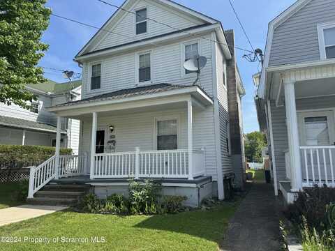 914 Lincoln Avenue, Blakely, PA 18447