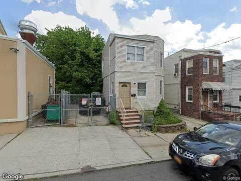 131St, COLLEGE POINT, NY 11356