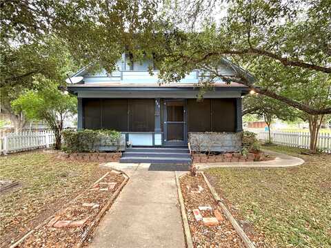 400 W Merriman Street, Sinton, TX 78387