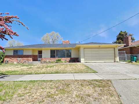 2447 Darrow Avenue, Klamath Falls, OR 97601