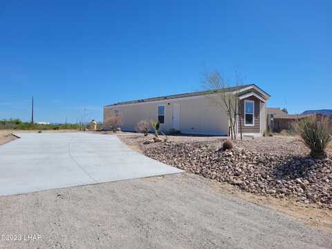 10706 S Black Mesa Dr, Yucca, AZ 86438