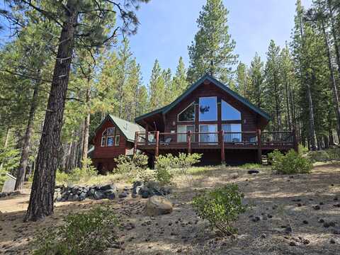 19041 Clear Spring Way, Crescent Lake, OR 97733