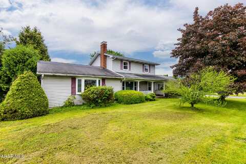 104 Nason Drive, Roaring Spring, PA 16673